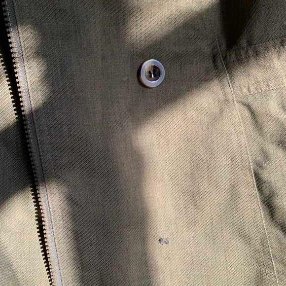 Olive green North Face women’s jacket - dry-cleaned - Picture 2 of 9